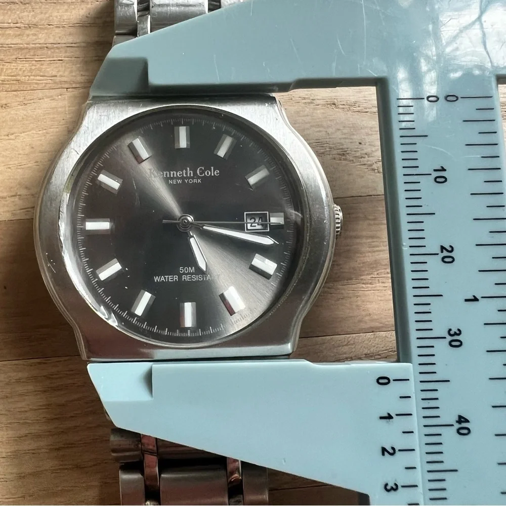 Kenneth Cole New York men’s stainless steel dress watch NEW BATTERY